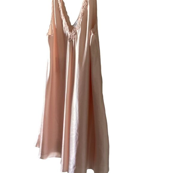 Vintage Vanity Fair Eaton nightgown small.  0425 - Picture 6 of 9